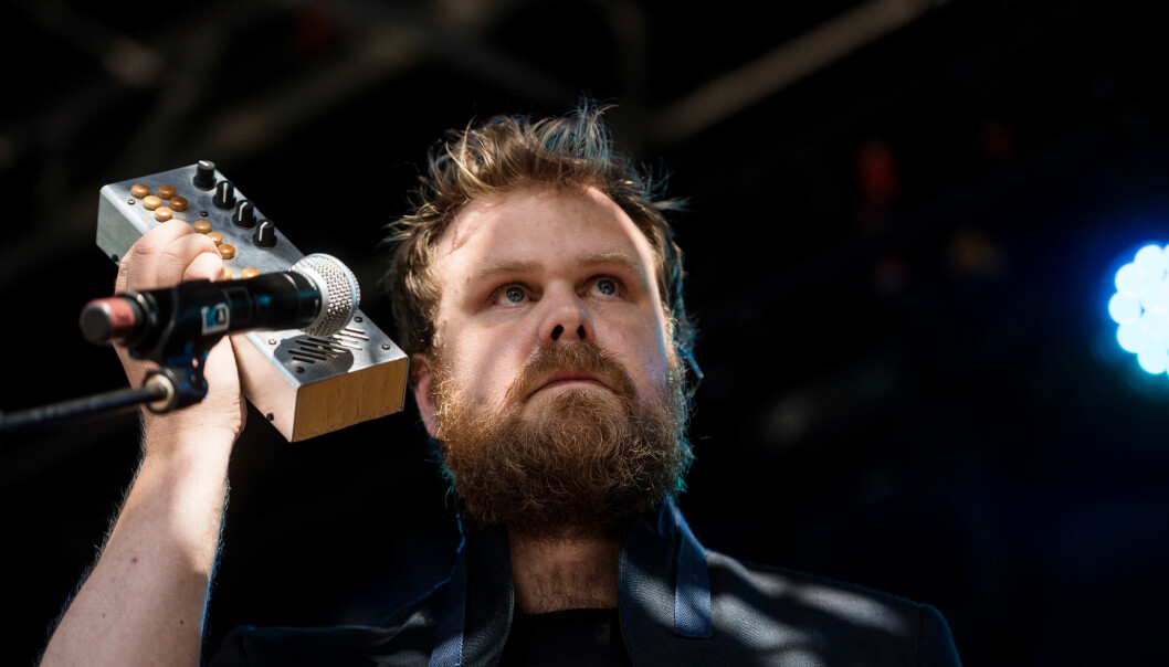 Emil Svanängen, eller Loney Dear, uppträder på Stockholm Music and Arts på Skeppsholmen i Stockholm 2016.