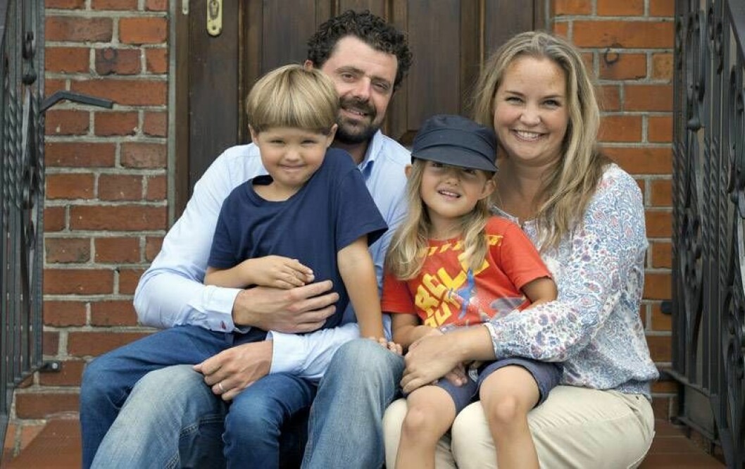 Hela familjen: Vic och Emmy Abrahamson med barnen Til och Desta.