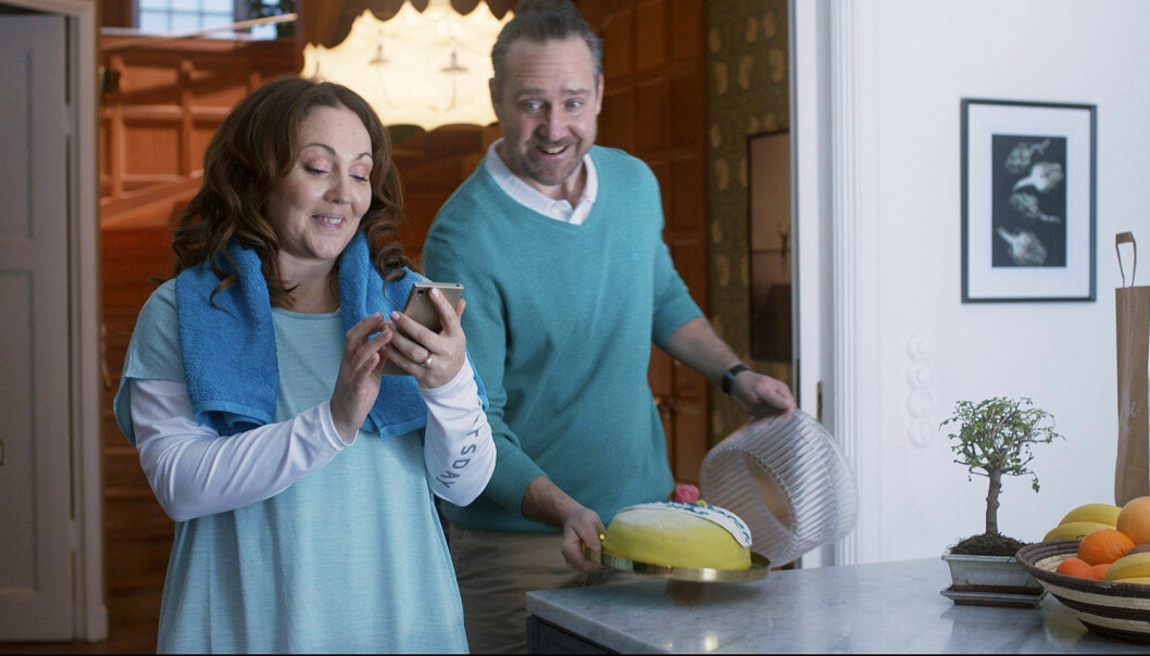En scen från tv-serien <i>Ture Sventon och Bermudatriangelns hemlighet</i> där Hanna Hedlund spelar mamma. Foto: TV4 En scen från tv-serien "Ture Sventon och Bermudatriangelns hemlighet” där Hanna Hedlund spelar mamma. Foto: TV4