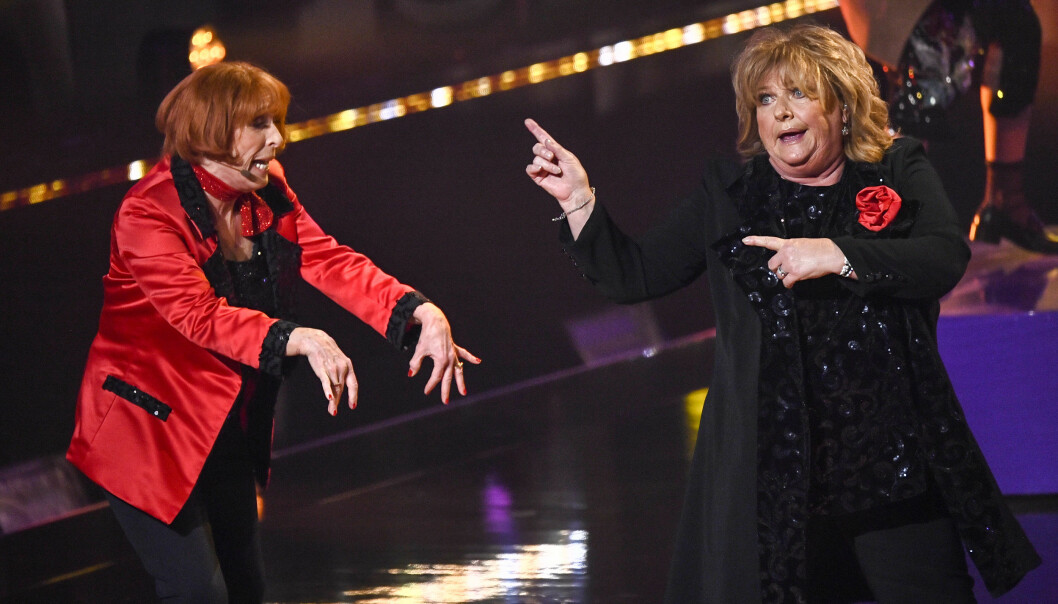 Eva och Ewa spexar loss i sitt bidrag.