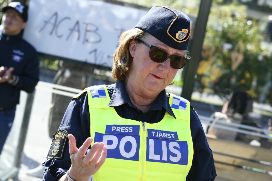 Ewa-Gun under Black Lives Matter-demonstration i Malmö 2020. Ewa-Gun Westford berättar vad hon tycker om SVT:s Tunna blå linjen.