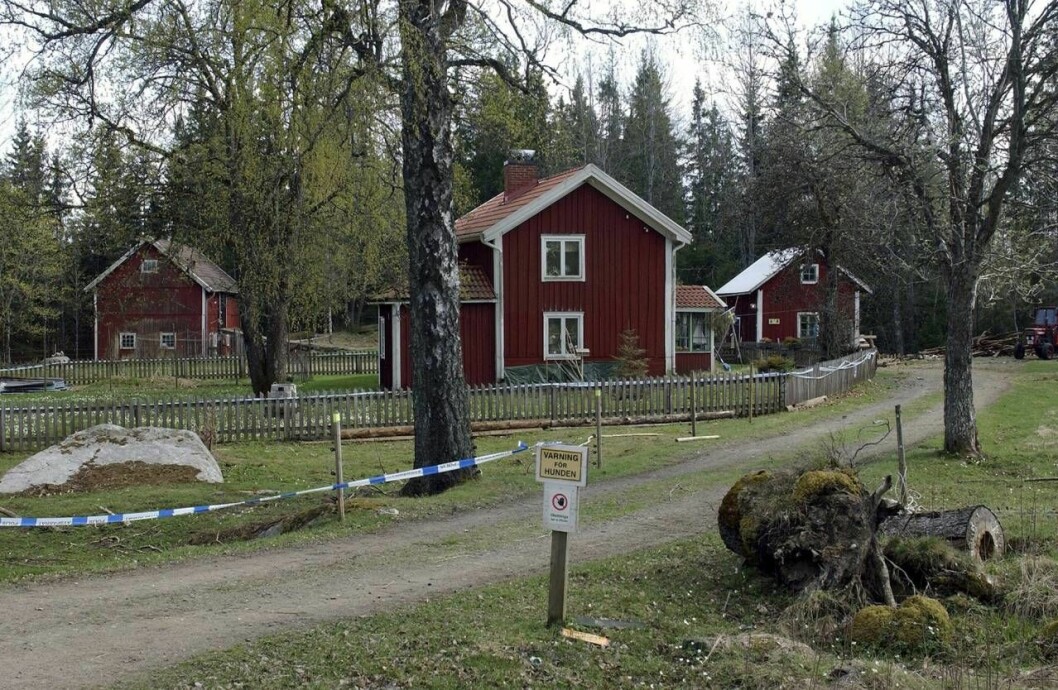 Här på gården bodde Bobby med sin mamma och styvfar. Här på gården bodde Bobby med sin mamma och styvfar.