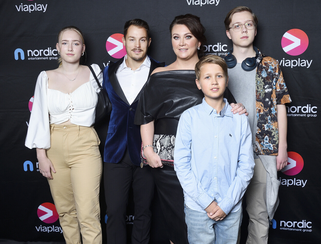 Meja Läckberg Eriksson, Simon Sköld, Camilla Läckberg, Charlie Melin och Wille Läckberg Eriksson Familjen Läckberg.