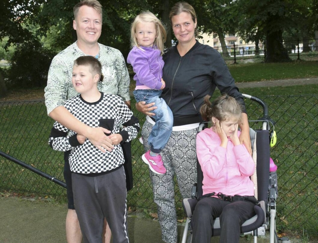 Familjen Westin: Reine och Helena med barnen Leo och Nova, som båda har Cohens, och så minstingen Maja som blir mer som en storasyster. Familjen Westin: Reine och Helena med barnen Leo och Nova, som båda har Cohens, och så minstingen Maja som blir mer som en storasyster.