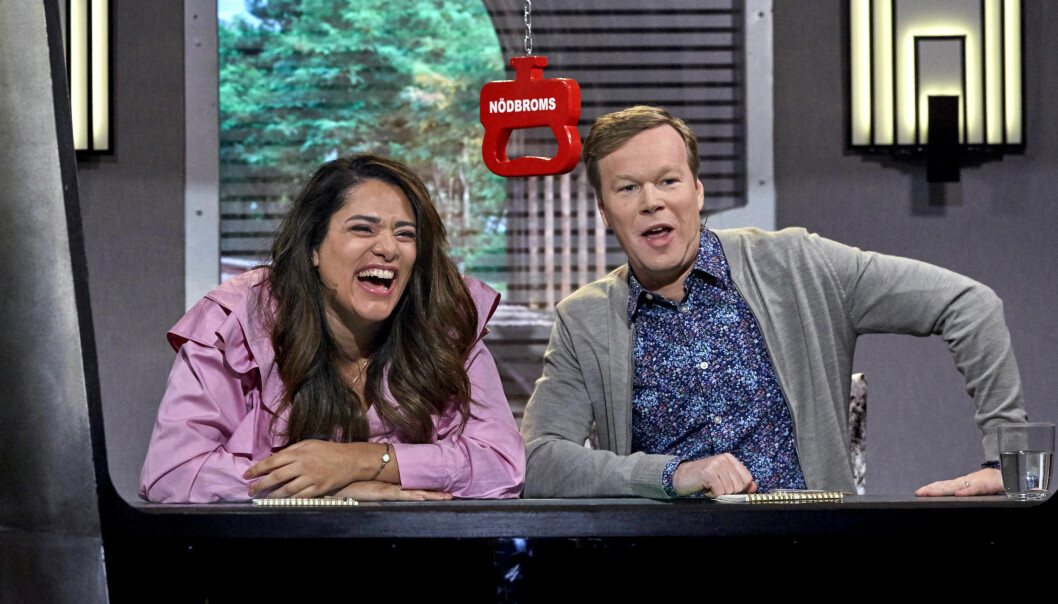 Farah Abadi och Johan Glans i På spåret 2019.
