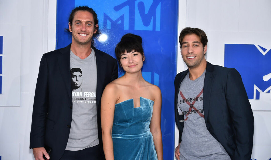 Ryan Ferguson, till höger i bild, på MTV Awards bärande en tröja som visar stöd för felaktigt dömda. Foto: IBL Ryan Ferguson på MTV-gala med t-shirt som visar att han blivit felaktigt dömd.