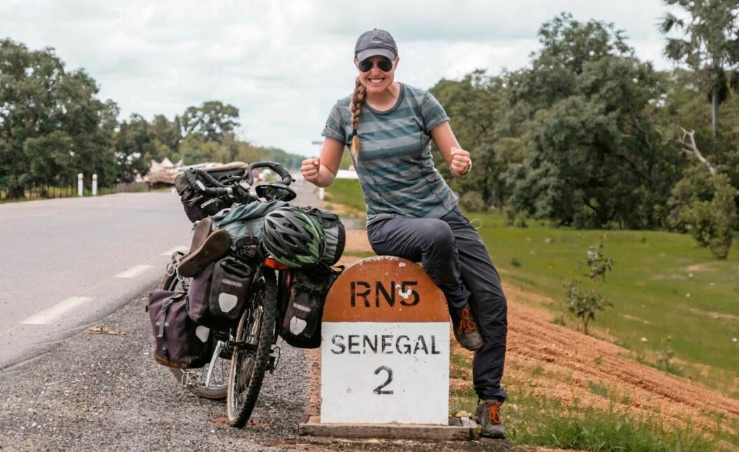Att resa ensam som kvinna kan vara farligt. Under det första året blev hon antastad vid några tillfällen, men lärde sig snabbt att bli streetsmart. Fredrika i Senegal