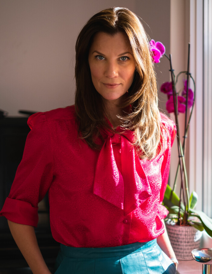 Skådespelerskan Frida Farrell fotograferad i sin lägenhet i Malmö.