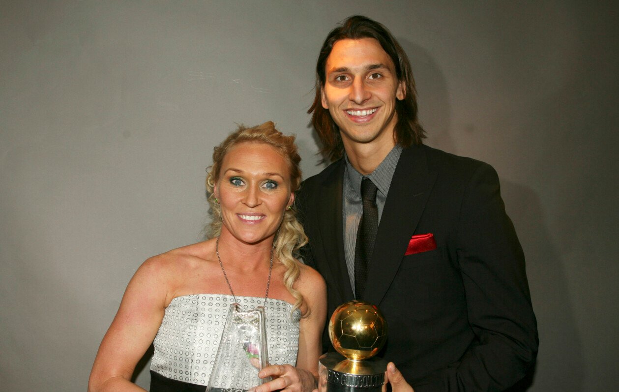 Frida Östberg med Zlatan Ibrahimovic´ på <span class=" italic" data-lab-italic_desktop="italic">Fotbollsgalan </span>2008. Frida Östberg med Zlatan Ibrahimovic på Fotbollsgalan 2008.