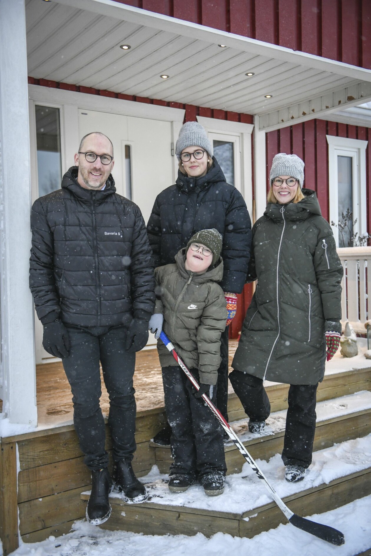 Pappa Mikael, storasyster Kharma, Gabriel och mamma Anncha. Gabriel och familjen