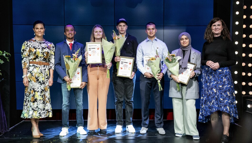 Kronprinsessan var med vid utdelningen när Gabriella Antonic Svensson fick Raoul Wallenbergpriset. Här syns även de andra pristagarna: Ahmed Abdirahman, Oskar Eriksson, Mohamed Shueb, Yousrael Mourabit samt dåvarande jämställdhetsminister Märta Stenevi (MP). Kronprinsessan var med vid utdelningen när Gabriella Antonic Svensson fick Raoul Wallenbergpriset. Här syns även de andra pristagarna: Ahmed Abdirahman, Oskar Eriksson, Mohamed Shueb, Yousrael Mourabit samt dåvarande jämställdhetsminister Märta Stenevi (MP).