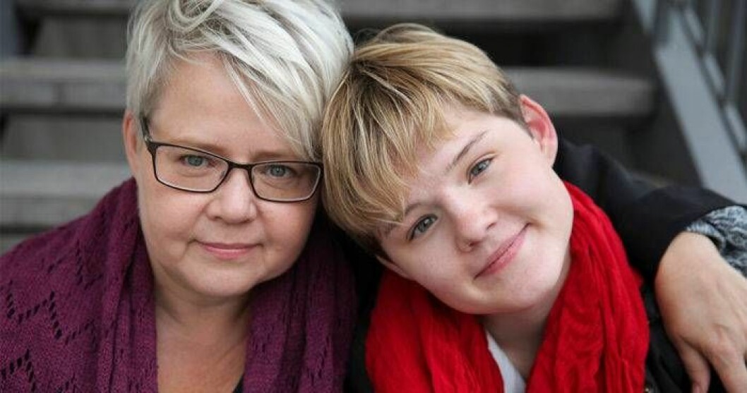 Mamma Hedvig Kärnekull förstod inte varför hennes dotter mådde dåligt. – När ens barn inte mår bra känner man sådan enorm maktlöshet, säger hon. Gabriella Kärnekull Wolfe och hennes mamma.