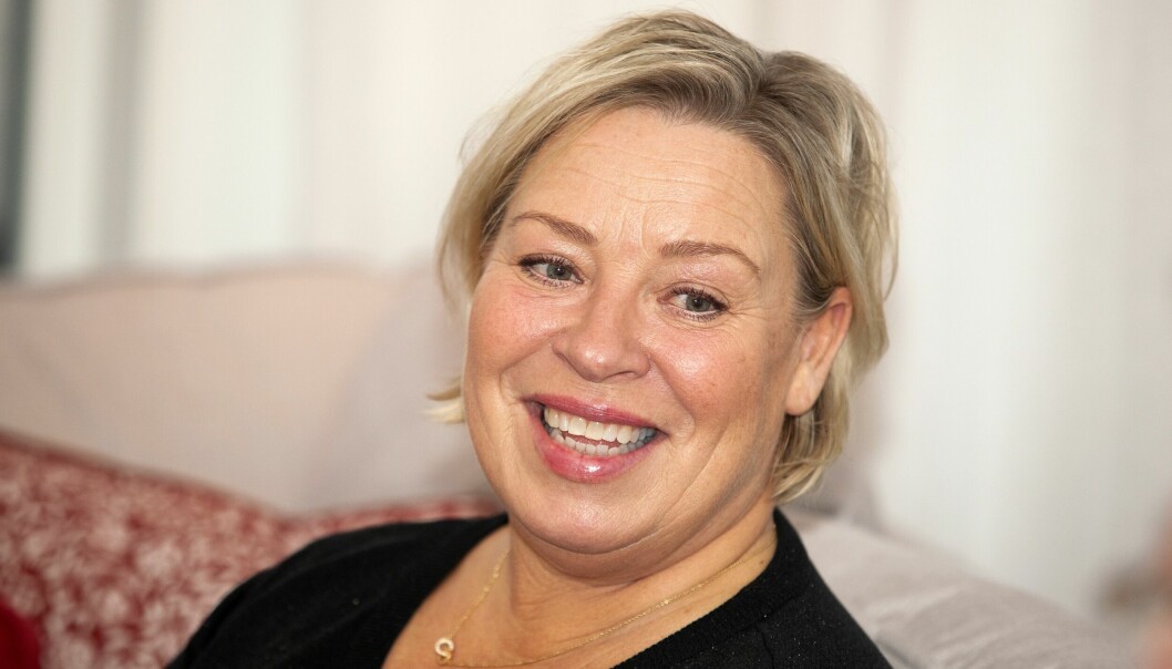 Närbild på Heléne Kinnerholm, en del av fem generationer kvinnor.