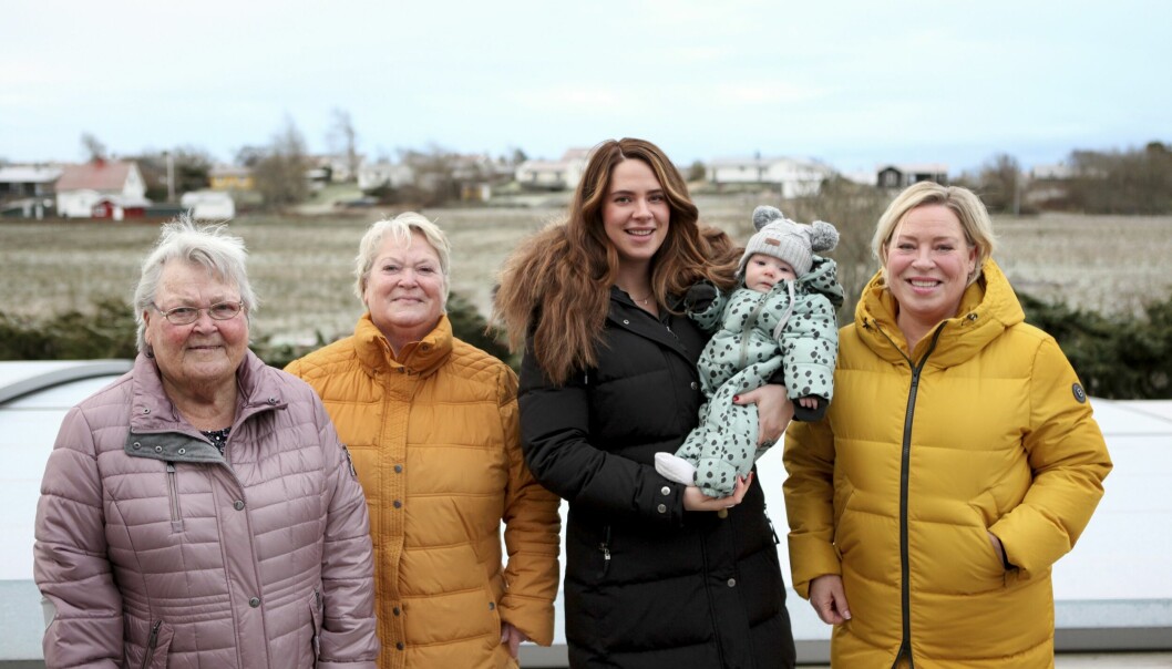 Fem generationer kvinnor: Gunvor Andersson, Lisbeth Kinnervall, Sarah Storm, Zoe Storm och Heléne Kinnervall.