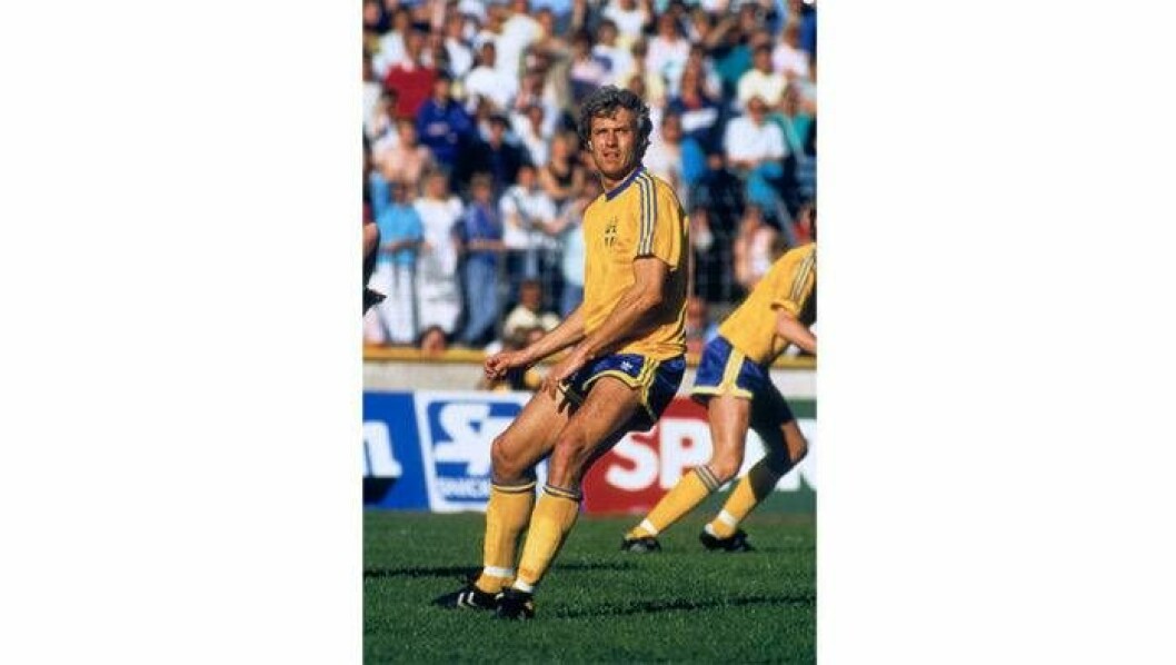 Glenn Hysén i landskamp i fotboll