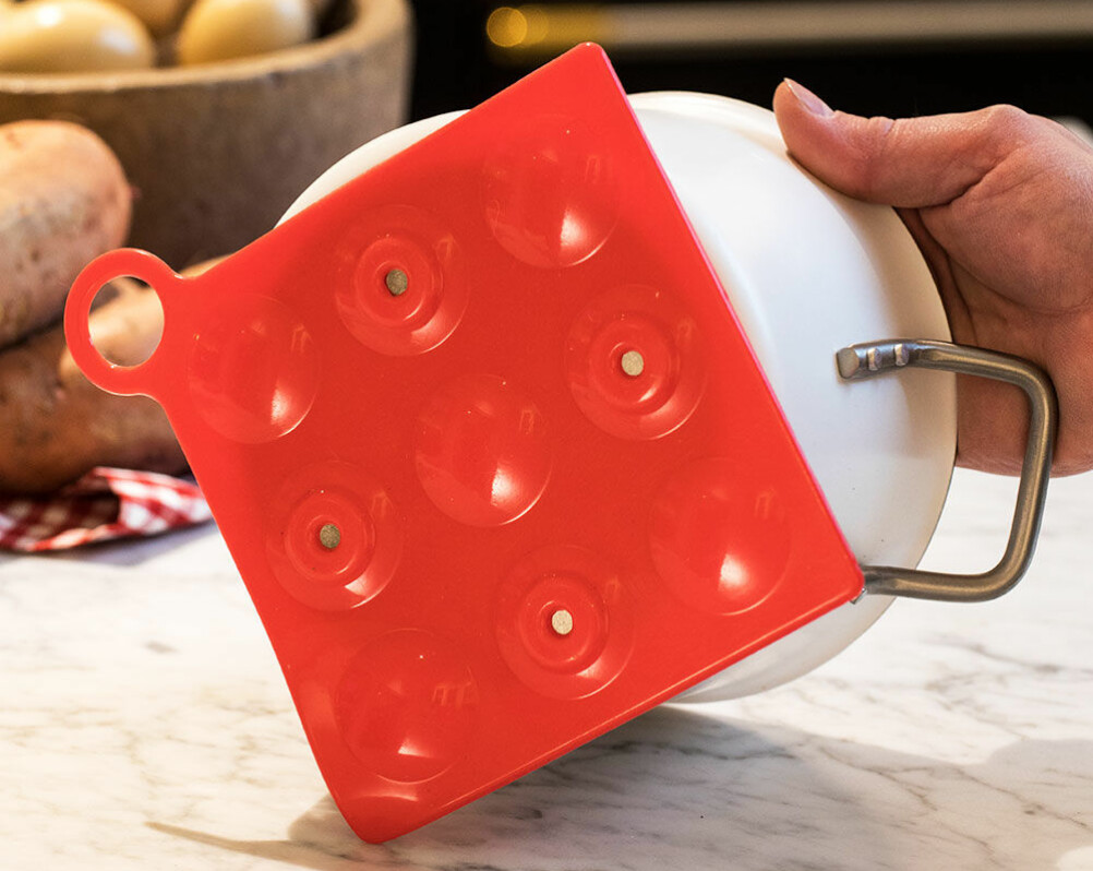 Grytunderlägg med magnet.