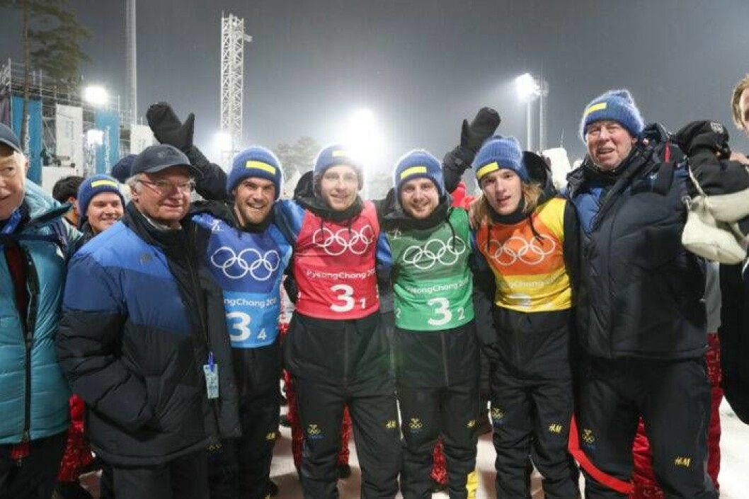 Pichler, som vi är vana att se honom. Här med kungen och landslaget efter OS-guldet i herrarnas skidskyttestafett i Pyeongchang 2018. Foto: Andreas Hillergren/TT Wolfgang Pichler efter OS-guldet i Pyeongchang