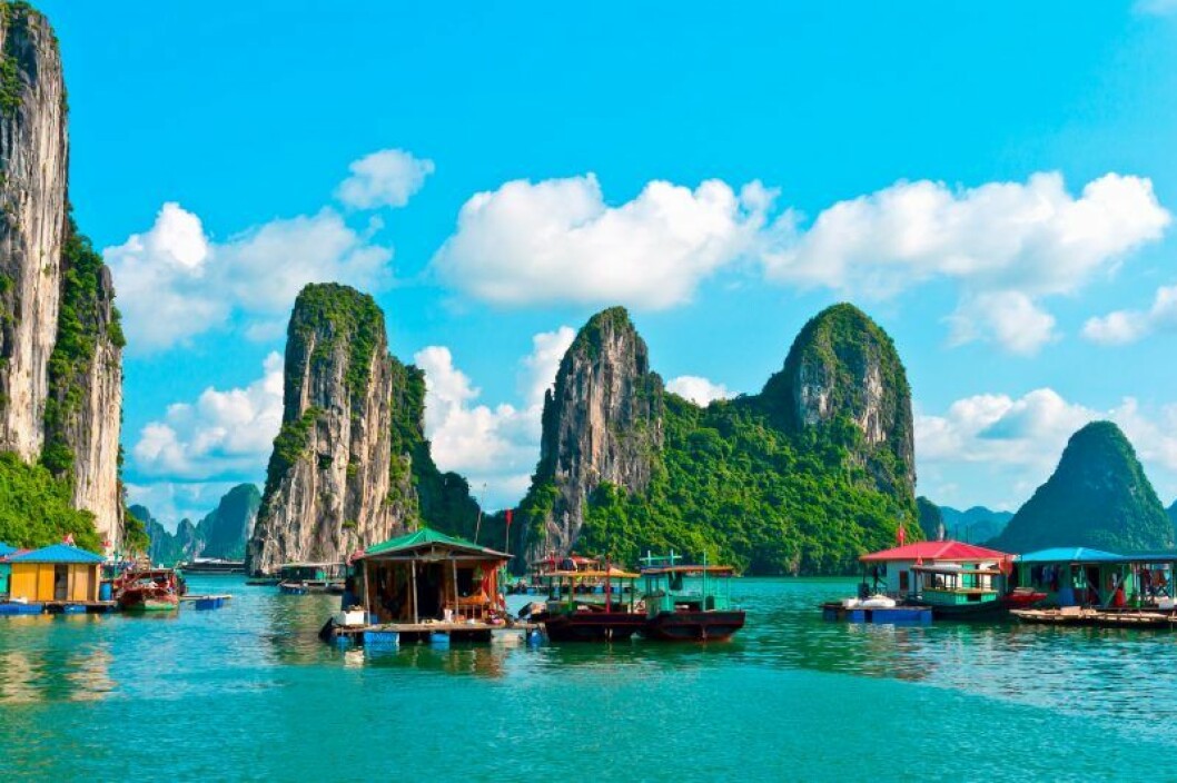 Ha Long-bukten i Vietnam som bjuder på magiska vyer.