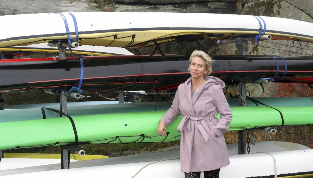 Hanna paddlar kajak så ofta hon hinner, på havet känner hon lugn och ro. Hanna paddlar kajak så ofta hon hinner