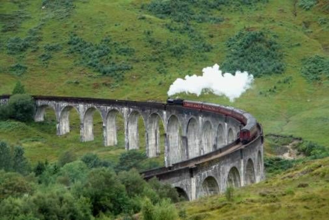 Harry Potter, viadukten där Hogwartsexpressen kör.