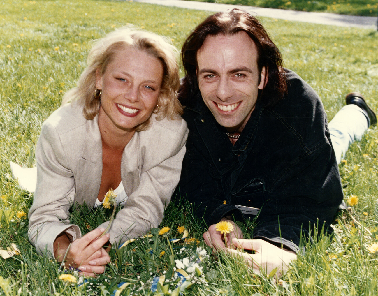 Helena Bergström och Rikard Wolff i den kritikerrosade filmen Änglagård som hade premiär 1992.