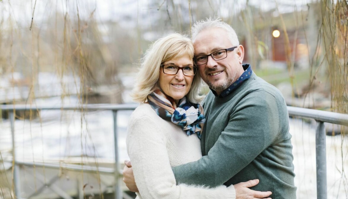 På vinst och förlust skickade Helena ett meddelande till Magnus via Facebook – och fann den stora kärleken. Helena och Magnus fann kärleken efter 50 och berättar hur det gick till när de möttes.