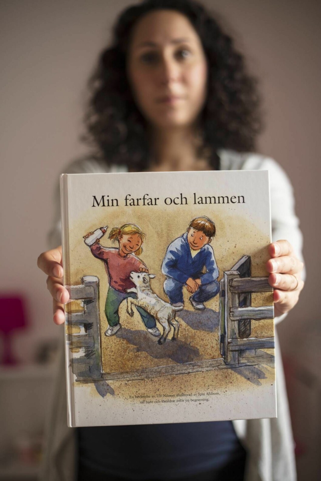 Några år innan branden hade Shirin förlorat en bror också. Den här boken av Ulf Nilsson, om sorg och döden, har varit viktig för henne. ”Min farfar och lammen” är en bok som har betytt mycket för Shirin