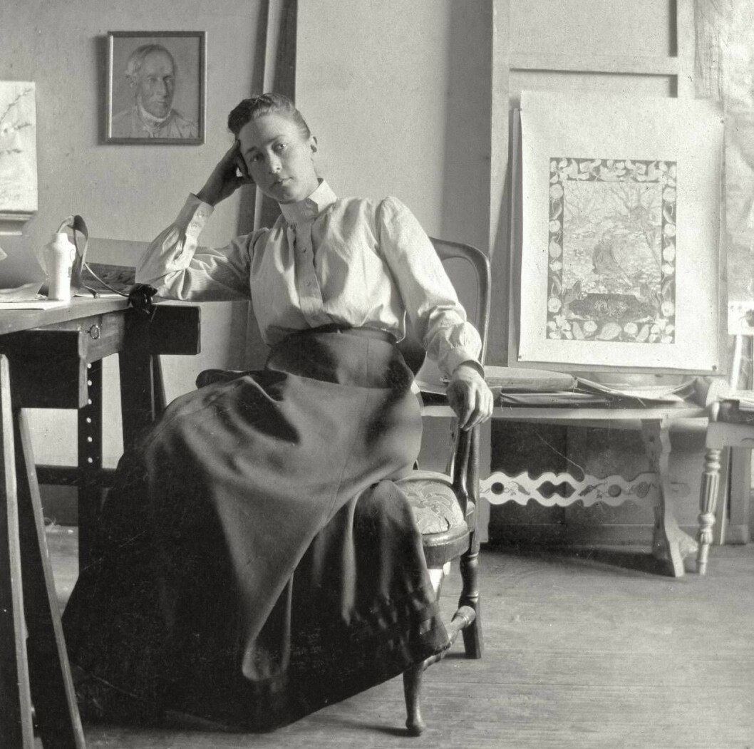 Den svenska konstnären Hilma af Klint var utbildad konstnär, beläst i ämnen som arkitektur och matematik. Den svenska konstnären Hilma af Klint.