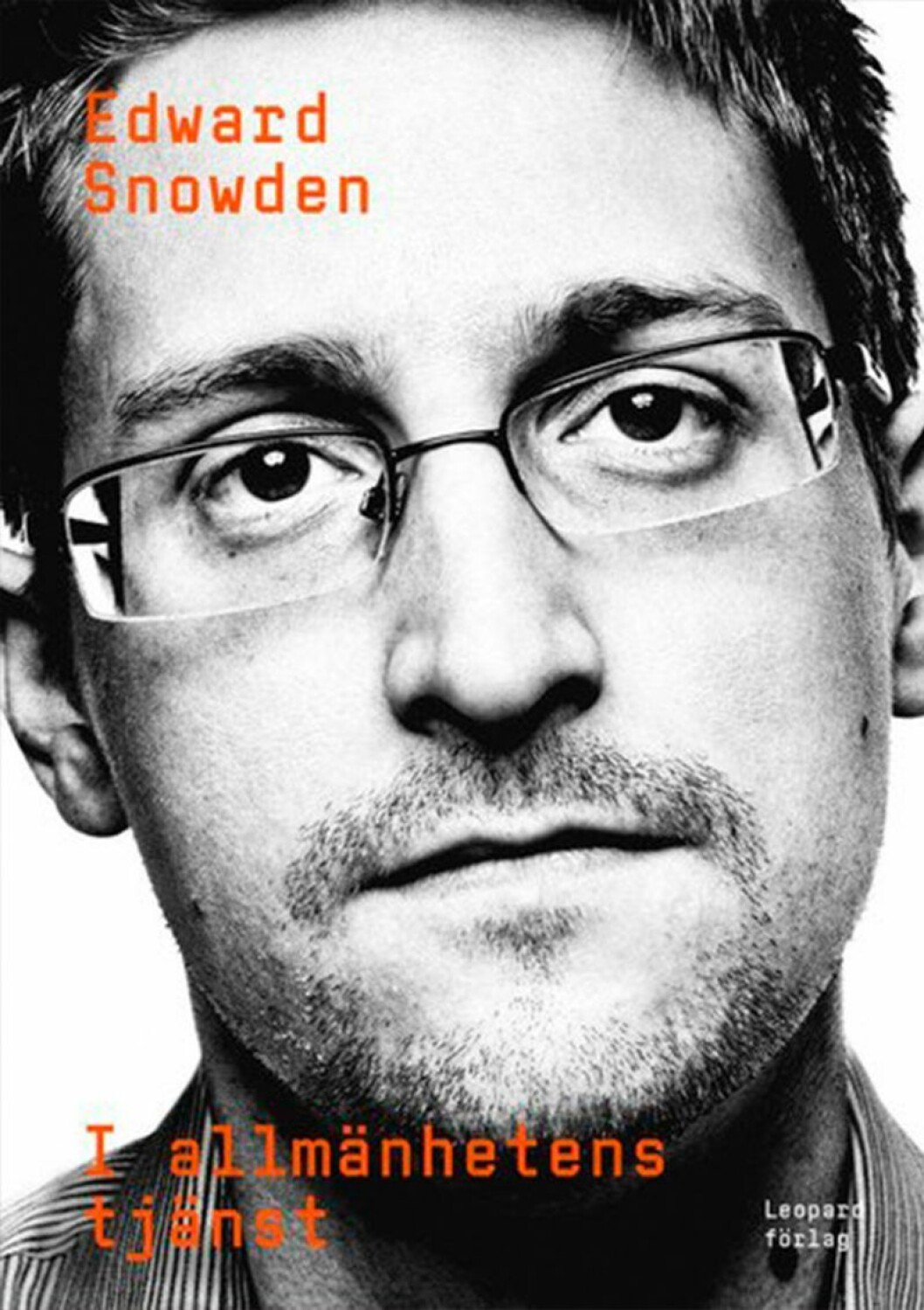 Bokomslag till I allmänhetenstjänst, bild på Edward Snowden.
