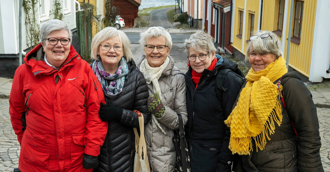Marit Frank, Bettan Stenlund, Margareta Kårelind, Inger Görfelt och Karin Lingmar i Alone Together i Västervik.