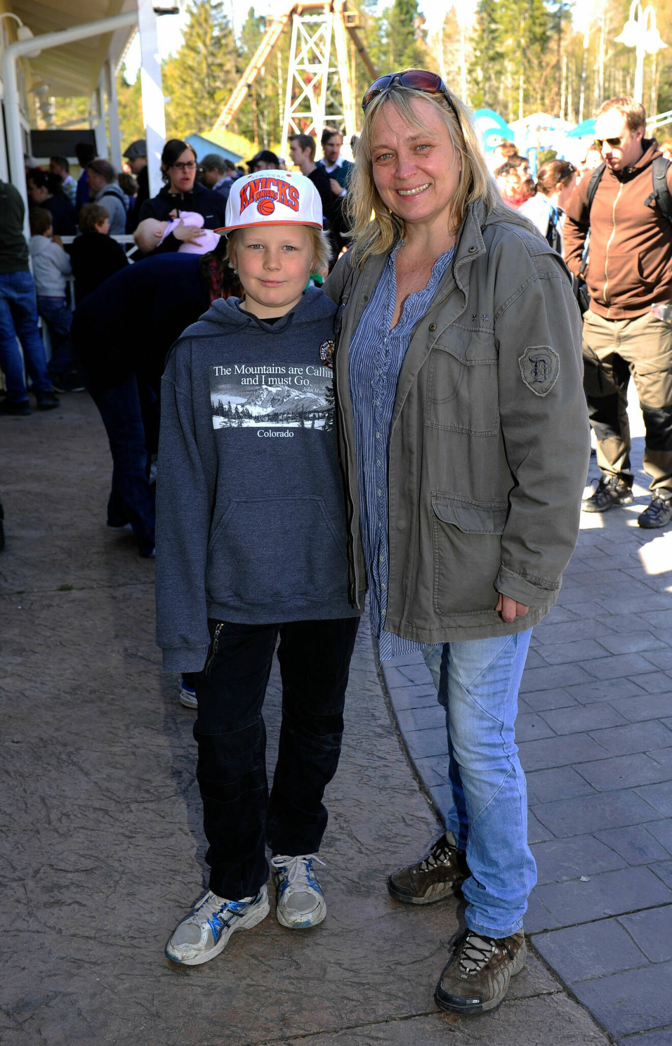 Sussie Eriksson med son på Kolmarden