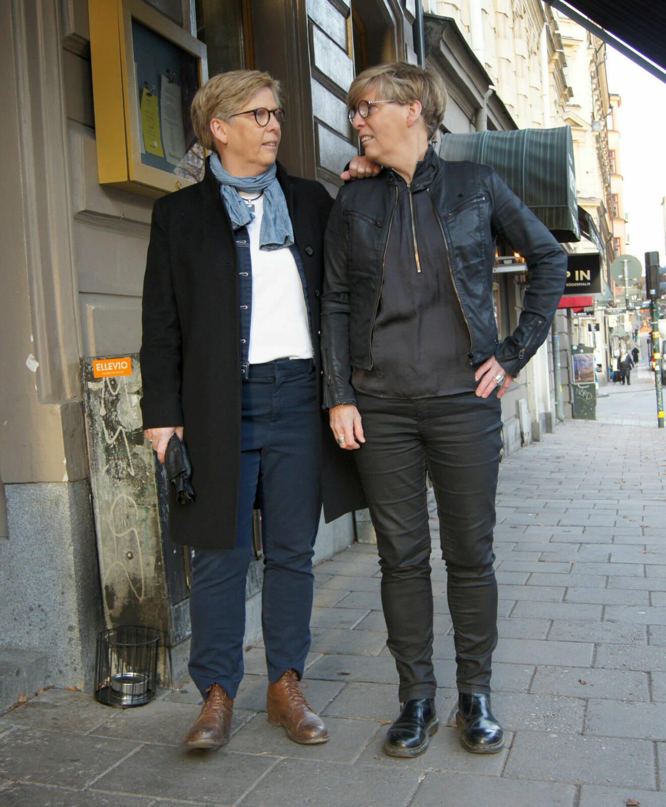 Eva och Maria på Timmermansgatan.