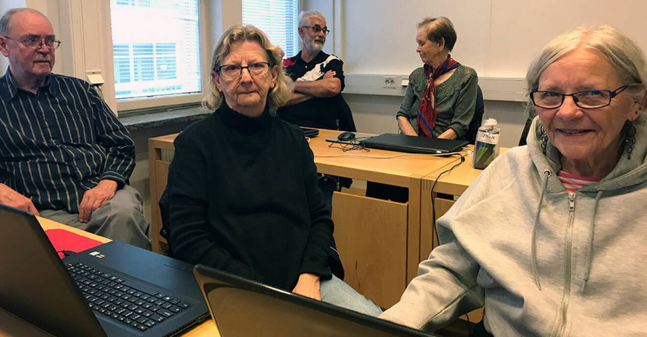 Christer Nilsson, Barbro Nilsson och Anita Danielsson under en studiecirkel.