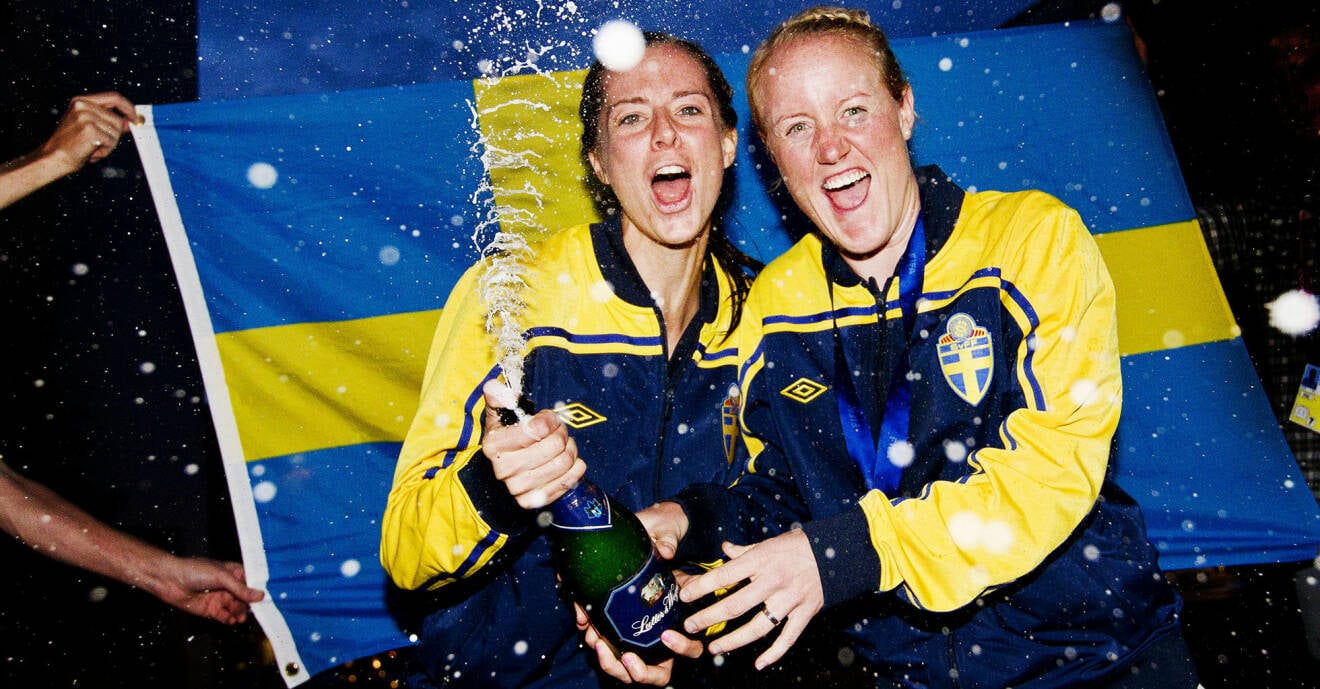Fotbolls landslaget firar efter bronset 2011