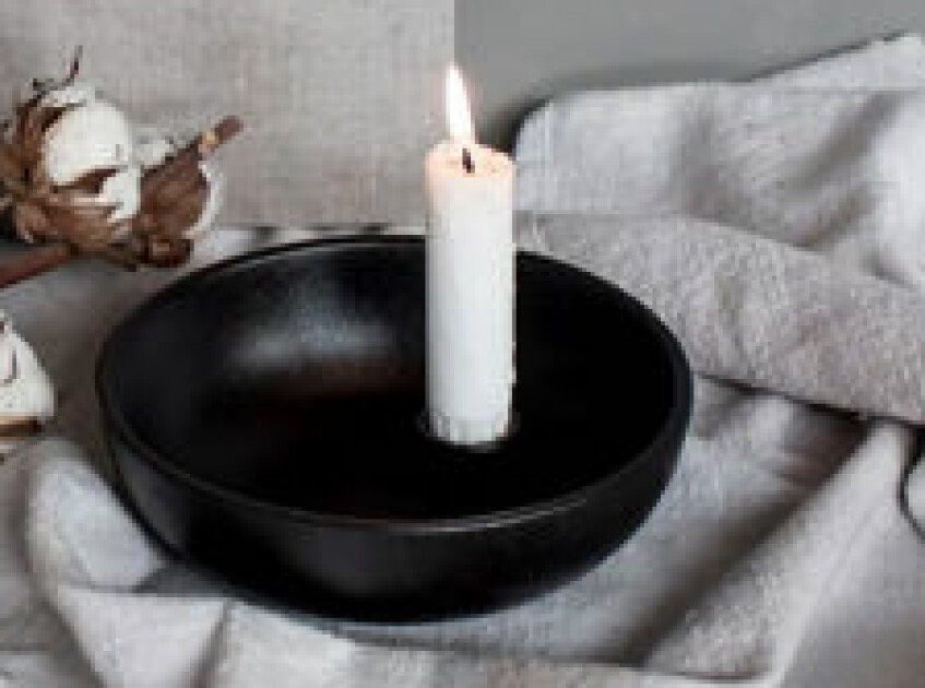 Skål med ljushållare