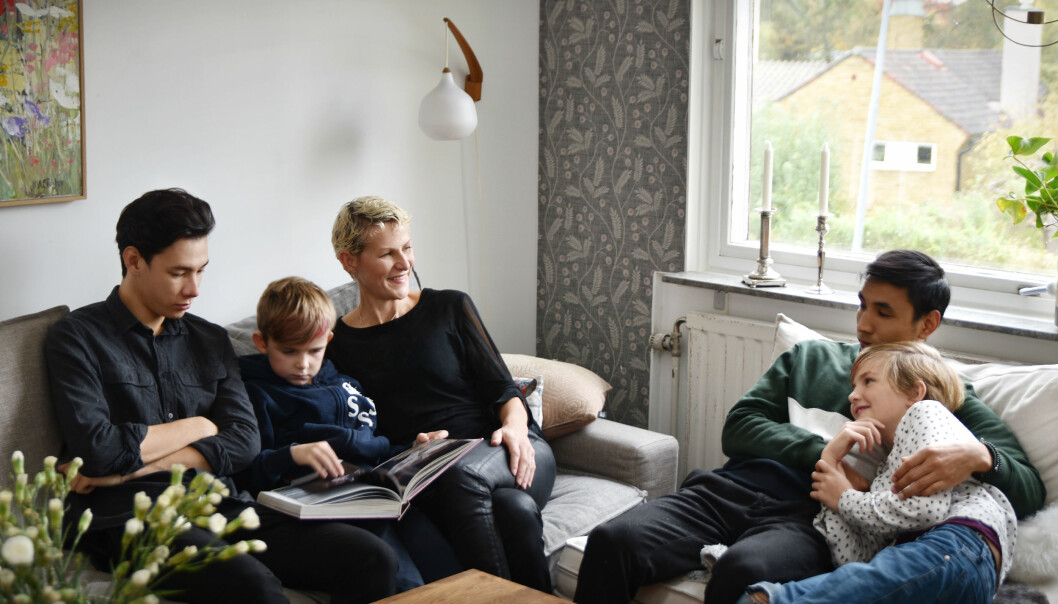 Joanna Ågren tillsammans med barnen Tim och Selma samt ungdomarna Nas och Mehdi. Foto: Privat Joanna Ågren tillsammans med barnen Tim och Selma samt ungdomarna Nas och Mehdi i Stockholm.
