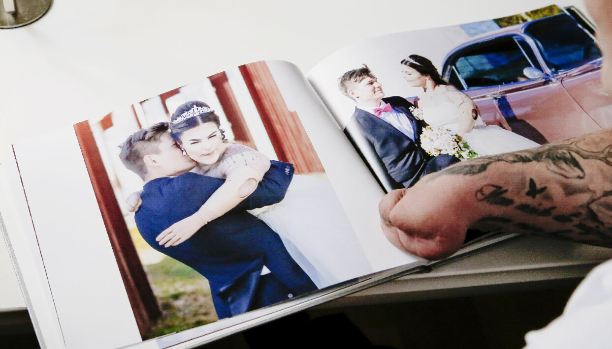 Det blev ett romantiskt kyrkbröllop för Mikael och Emelina. Bilder ur Mikaels och Emelinas bröllopsalbum.