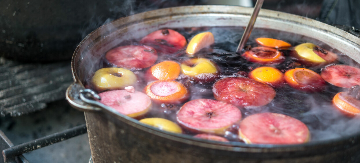 Foto: Shutterstock/TT Du kan variera mellan olika citrustyper och även andra frukter i ditt glühwein.