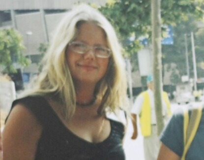 Nina var aktiv som pionjär och jobbade 70 timmar i veckan med att sprida budskapet. Foto: Privat Nina var pionjär och spred budskapet om Jehovas vittne.