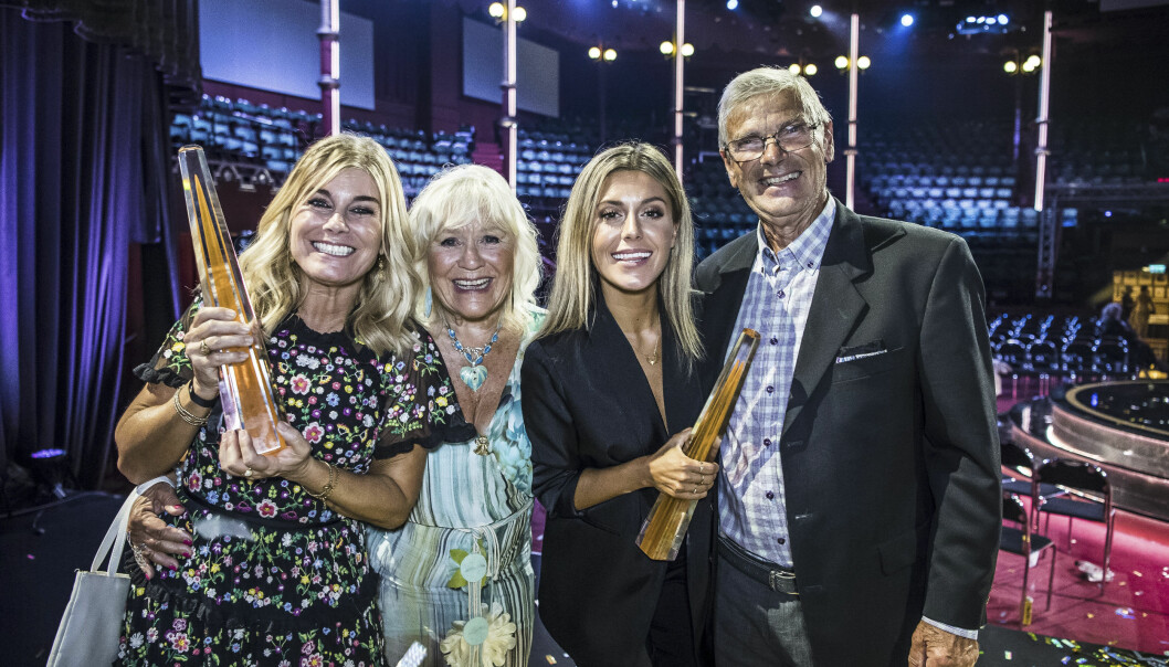 Pernilla tillsammans med mamma Christina Schollin, dottern Bianca och pappa Hans Wahlgren på Kristallengalan 2018. Pernilla Wahlgren tillsammans med mamma Christina Schollin, dottern Bianca Ingrosso och pappa Hans Wahlgren på Kristallengalan 2018.