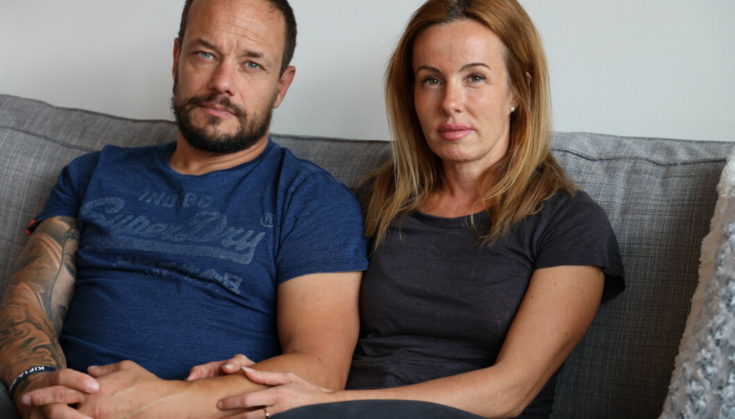 Rickard och Emma hemma i lägenheten i Malmö. Foto: Cecilia Ahle Rickard Lundqvist och Emma Aldin i Malmö.