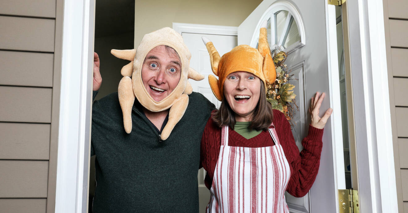 Pinsamma föräldrar på julkalas.