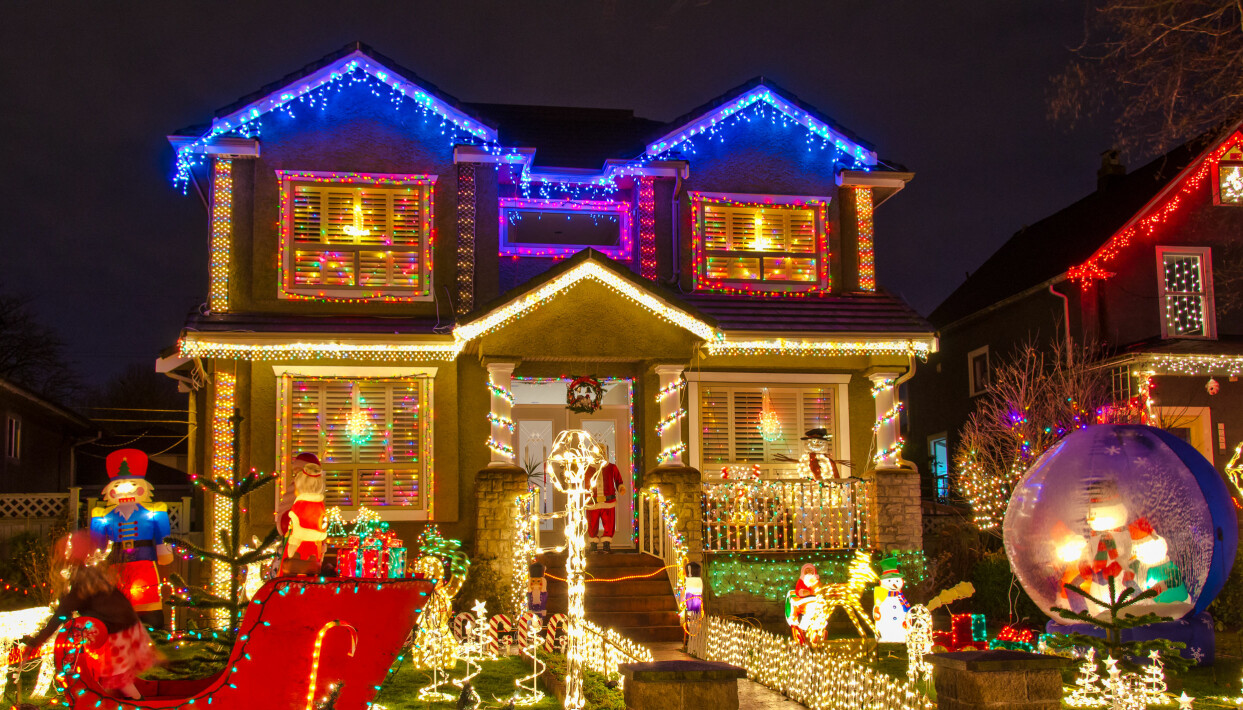 More is more - många kunde inte få nog av glitter, slingor och guldblink… Foto: TT Totalt ljusfrosseri i och runt huset.