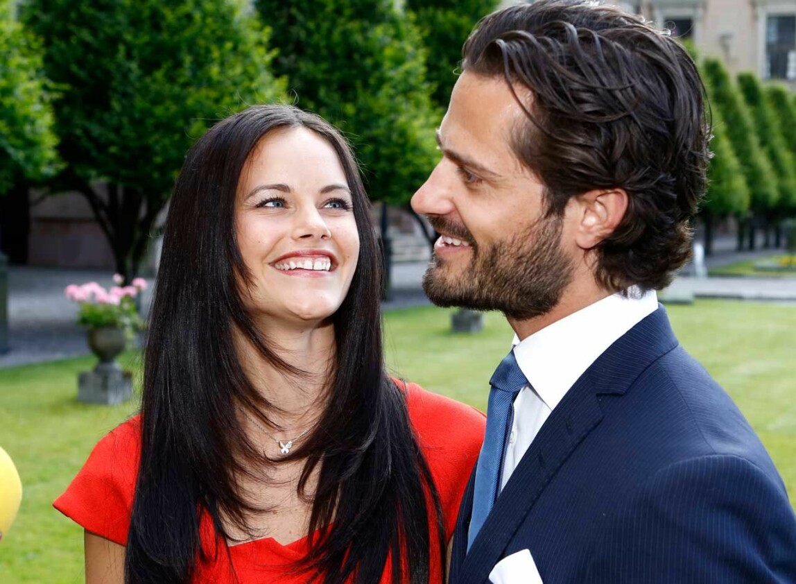 <i>Sofia och Carl Philip vid förlovningem 2014.
</i>