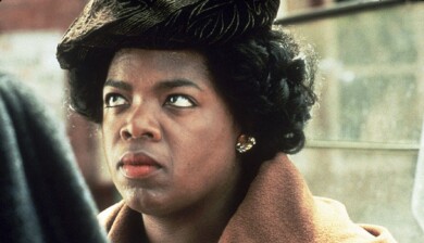 Oprah Winfrey nominerades till en Oscar för sin insats i filmen Purpurfärgen från 1985. En ung Oprah Winfrey i filmen Purpurfärgen.