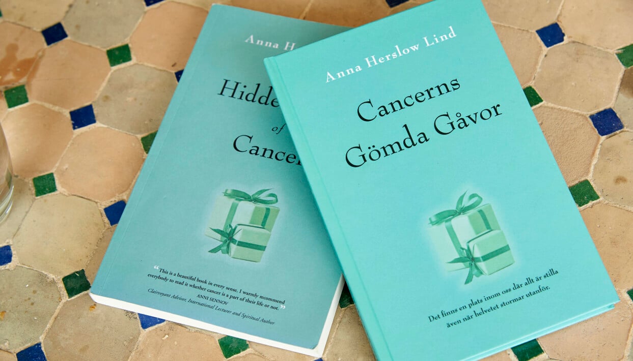 Anna har skrivit boken <i>Cancerns gömda gåvor</i> som hon hoppas kan vara en hjälp för andra drabbade. Anna har skrivit boken Cancerns gömda gåvor. Här är bokomslaget.