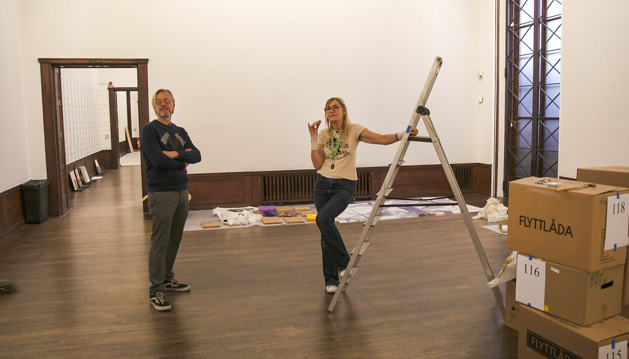 Helene och Ernst Billgren är båda kända konstnärer. I Äkta Billgrens får vi bland annat följa med till konstmuseet Liljevalchs där Helene ska ställa ut. Foto: Mastiff Ernst Billgren och Helene Billgren är på konstmuseet Liljevalchs där Helene Billgren ska hålla utställningen "faran är över".