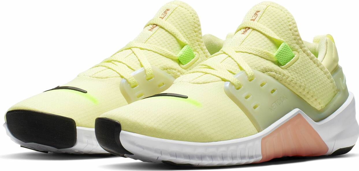 Ljusgula träningsskor från Nike