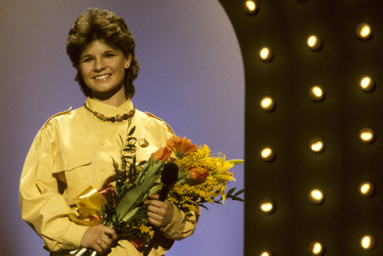 Carola vinner Melodifestivalen 1983 med Främling.