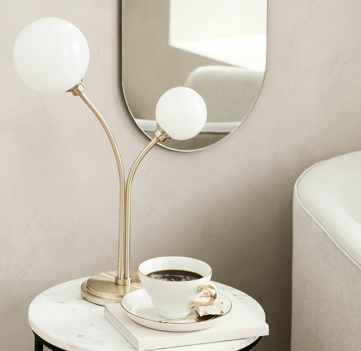 Bordslampa med dubbla armar, från H&M Home